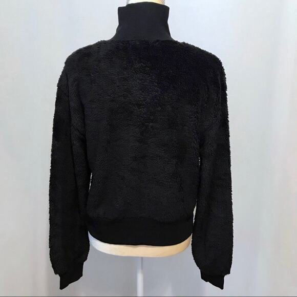 Material Girl Active NWT Faux Fur Top Women M - Picture 3 of 12